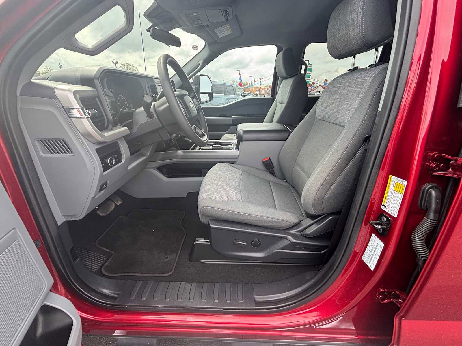 Used 2025 Ford F350 XLT image 15