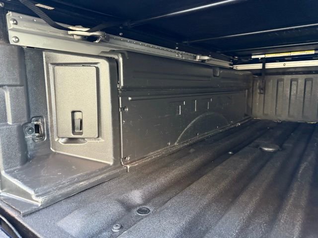 Used 2023 Nissan Titan SV w/ SV Convenience Package image 12