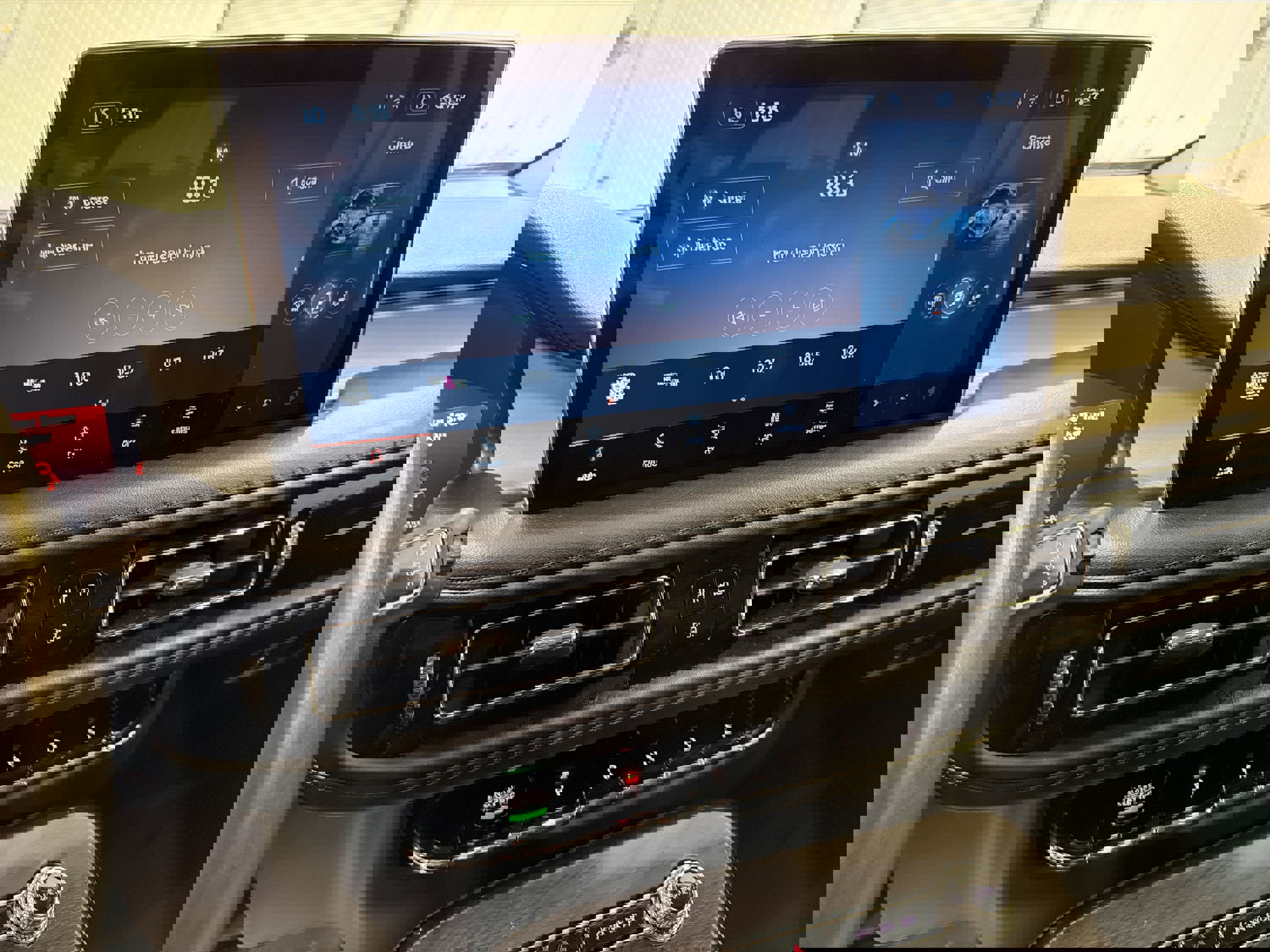 Used 2021 Lincoln Nautilus FWD image 17