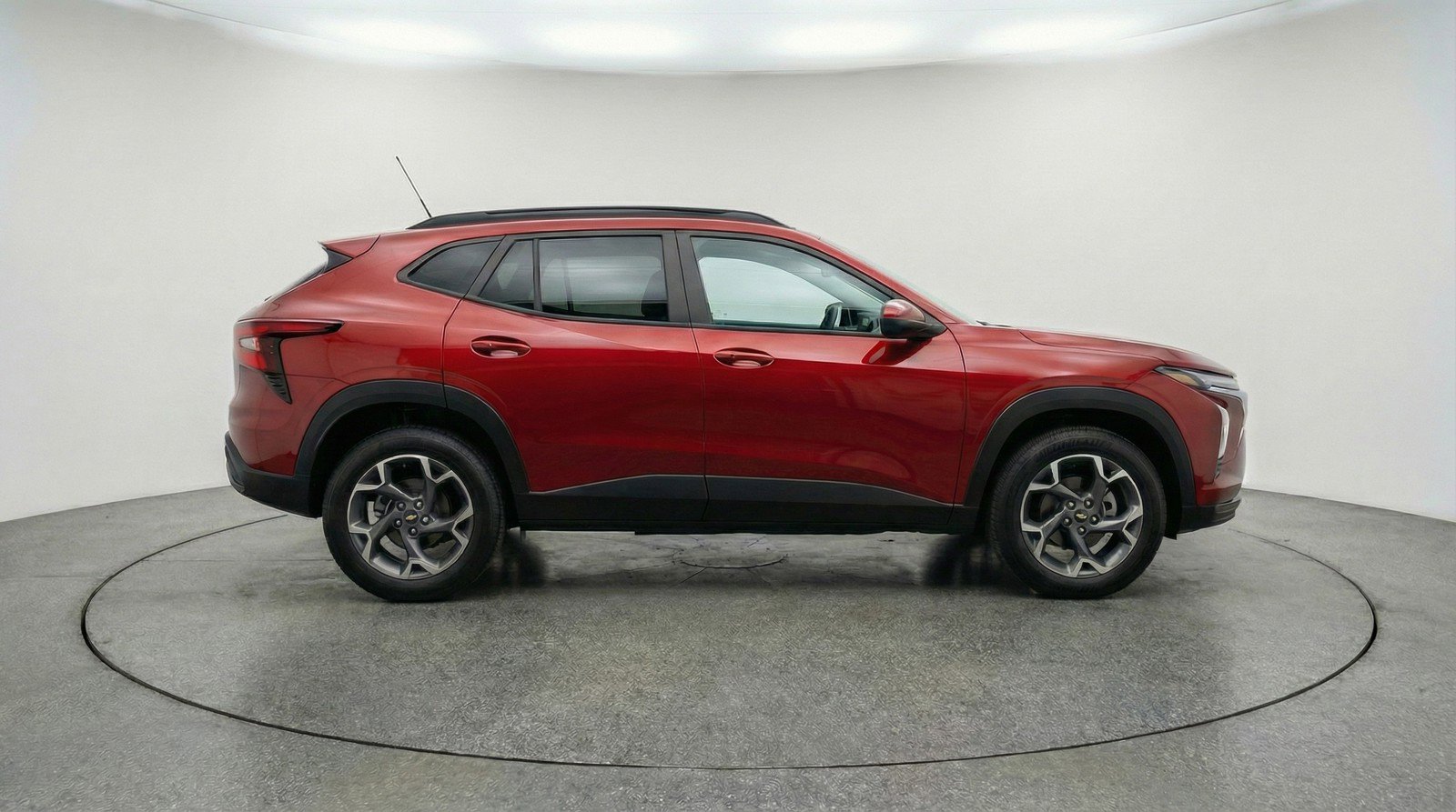 Used 2025 Chevrolet Trax LT image 11