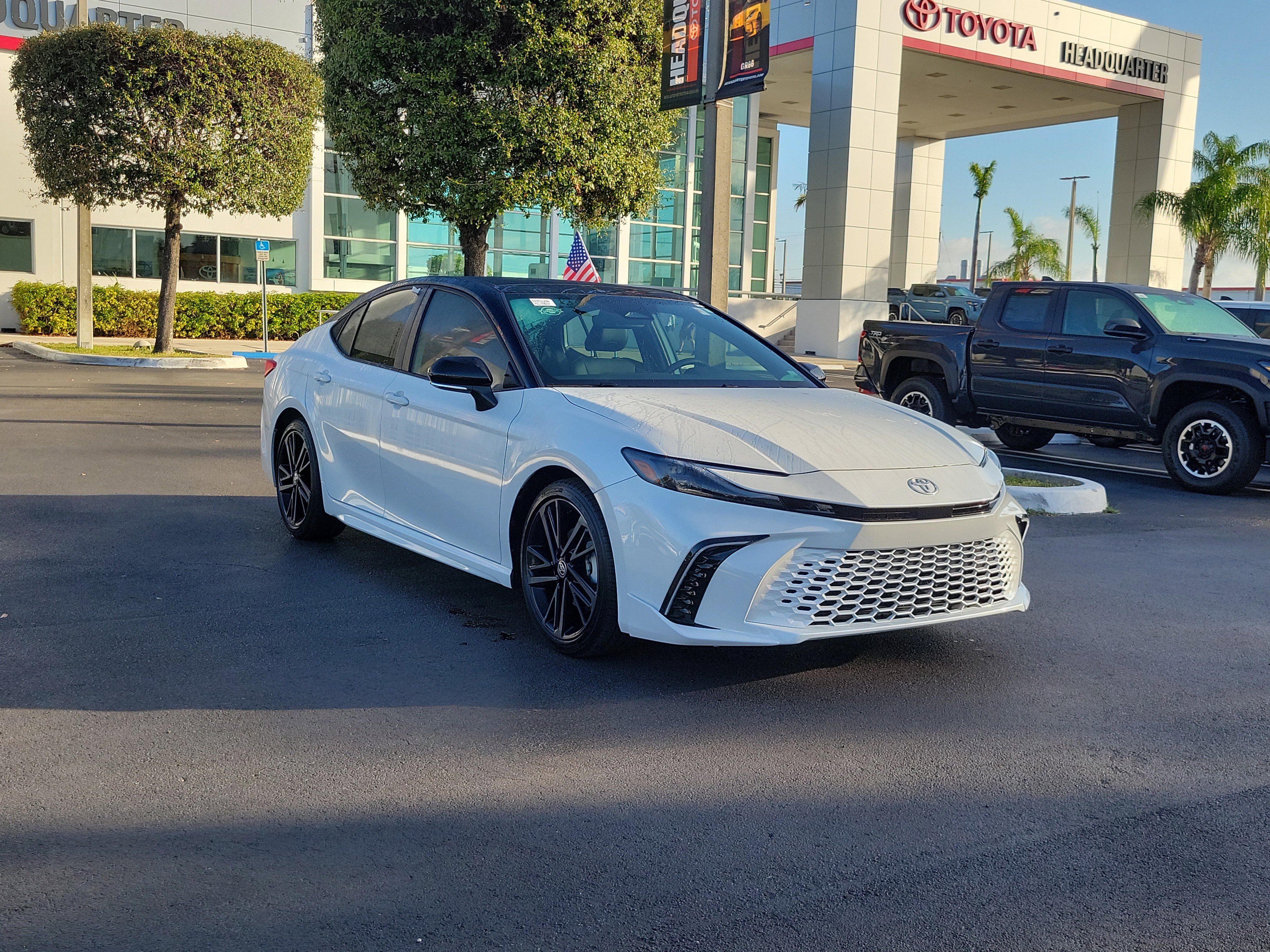 Used 2025 Toyota Camry XSE video 2