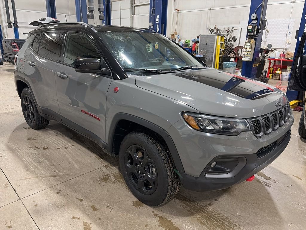 Used 2023 Jeep Compass Trailhawk w/ Trailhawk Convenience Group AWD/4WD video 1