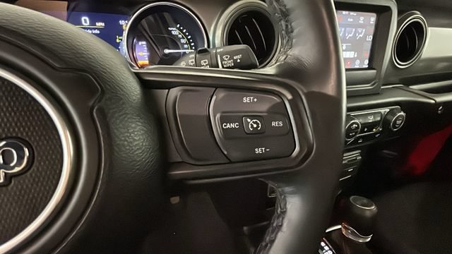 Used 2023 Jeep Wrangler Unlimited w/ Cold Weather Group AWD/4WD image 15