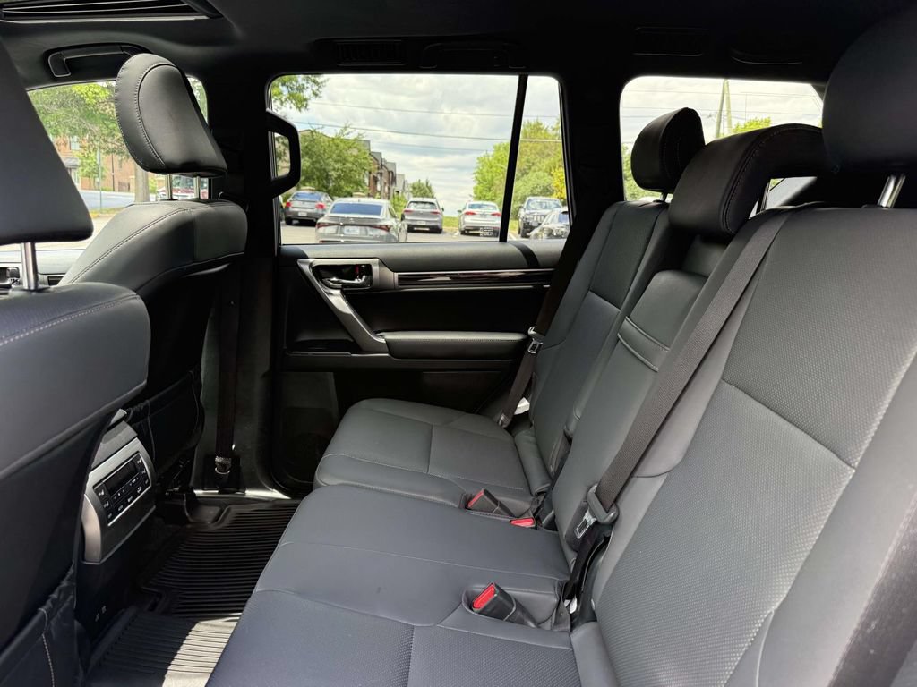 Used 2023 Lexus GX 460 Premium w/ Premium Package AWD/4WD image 16