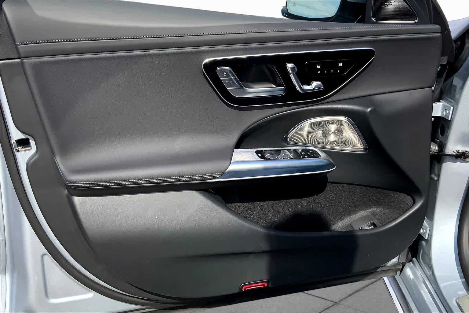 New 2025 Mercedes-Benz E 350 4MATIC Sedan image 14