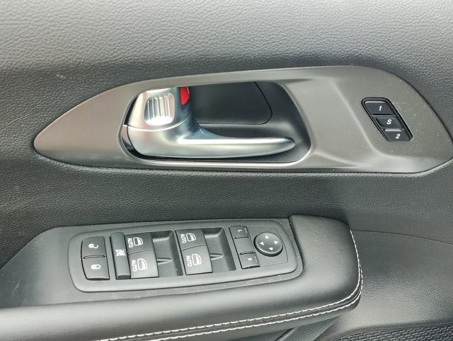 New 2026 Chrysler Pacifica Select image 12