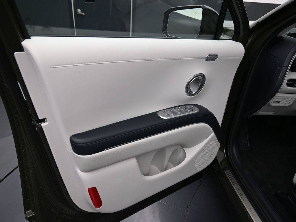 New 2026 Hyundai Palisade Calligraphy FWD image 13