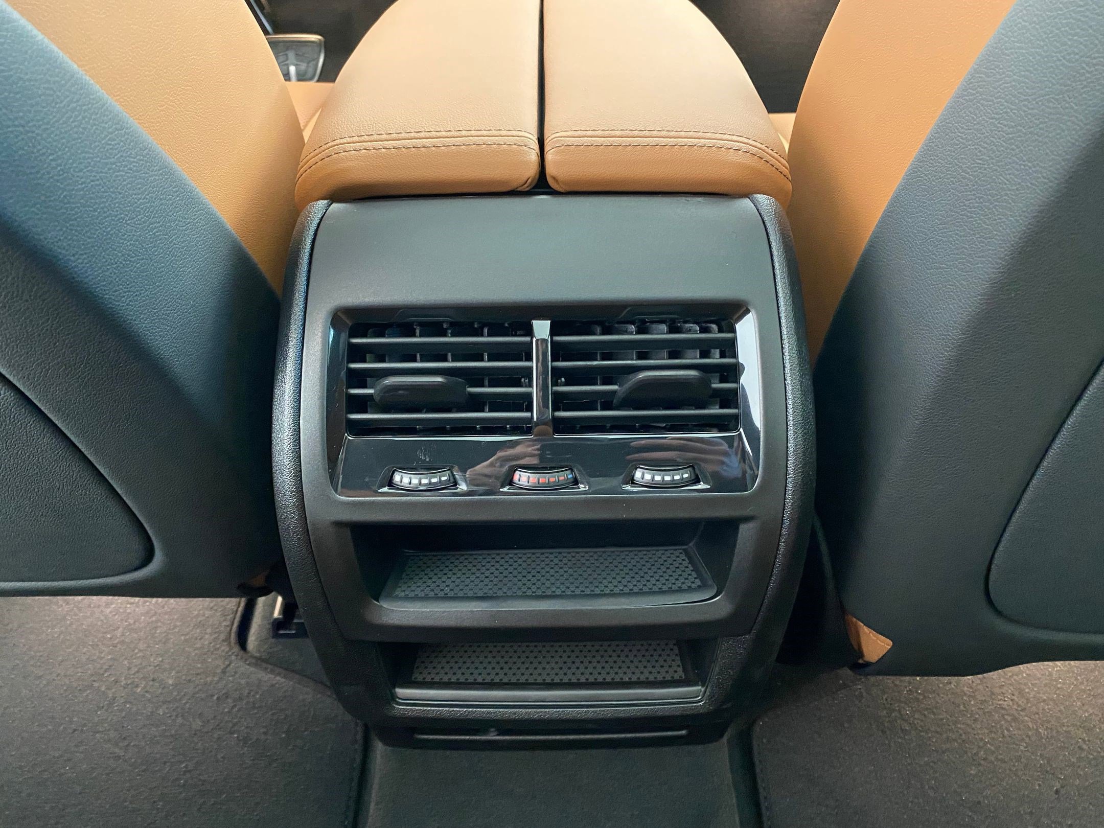 New 2026 BMW X5 xDrive50e w/ M Sport Package image 30