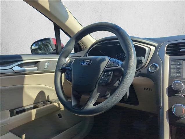 Used 2018 Ford Fusion SE FWD image 26