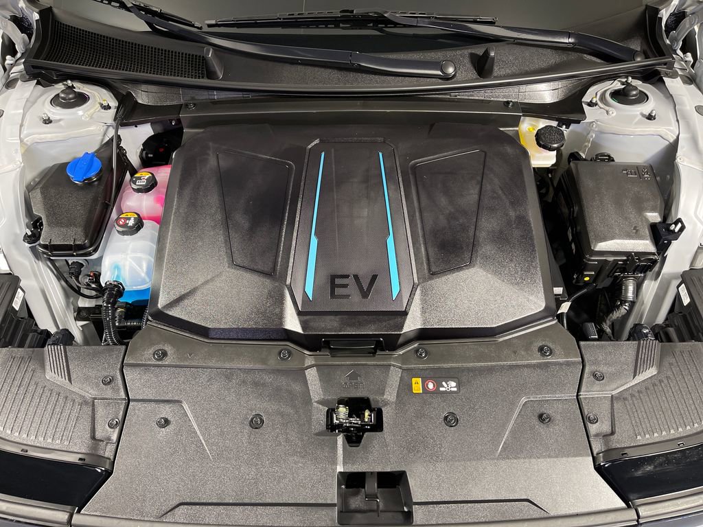 Certified 2024 Hyundai Ioniq 5 SEL image 9