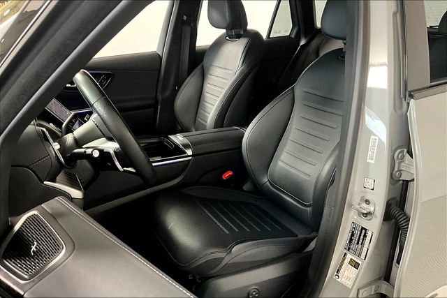 Used 2025 Mercedes-Benz GLC 300 4MATIC image 25