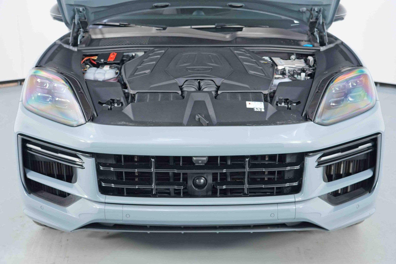 Used 2024 Porsche Cayenne Turbo image 8