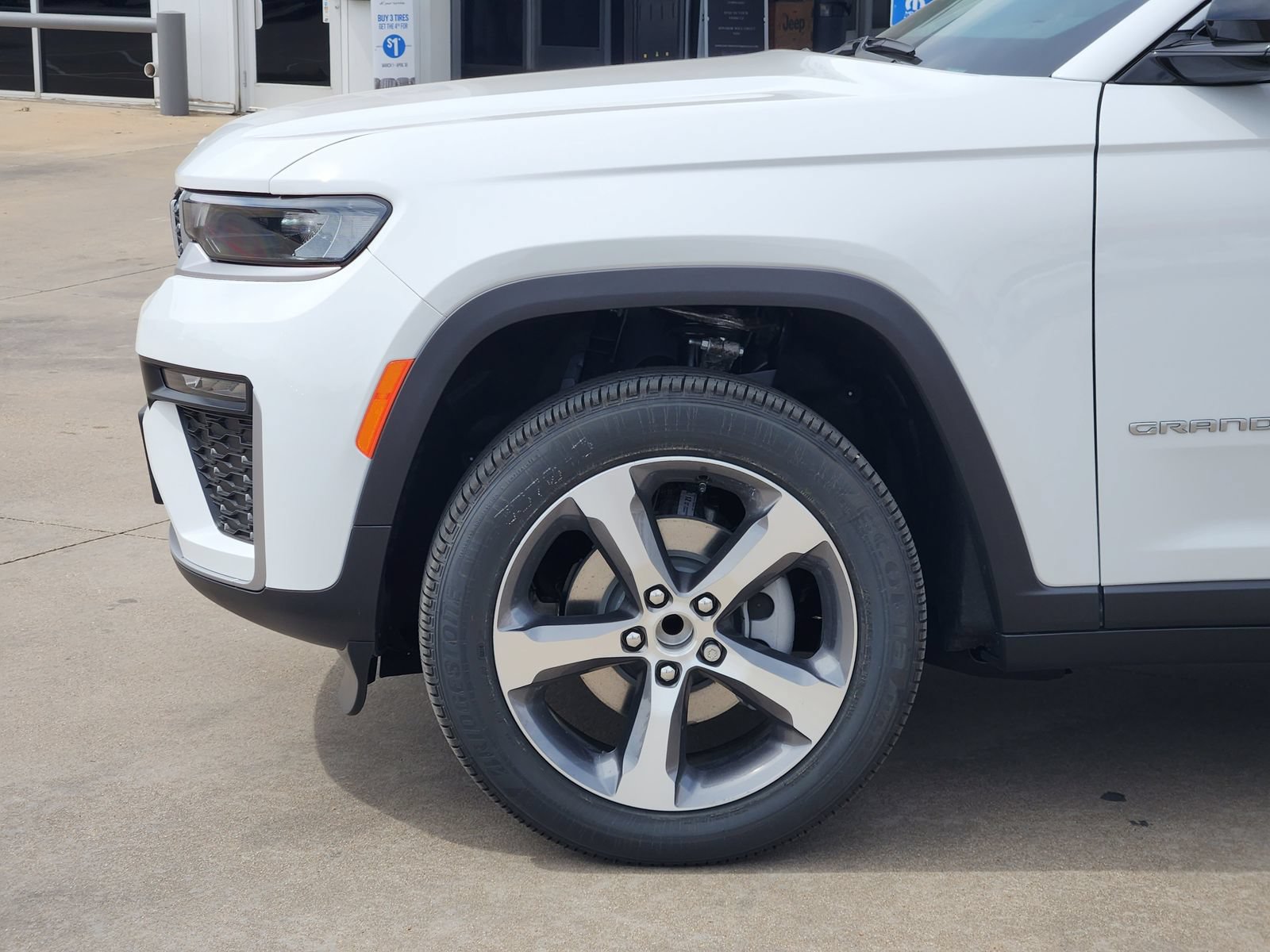 New 2026 Jeep Grand Cherokee Limited RWD image 11