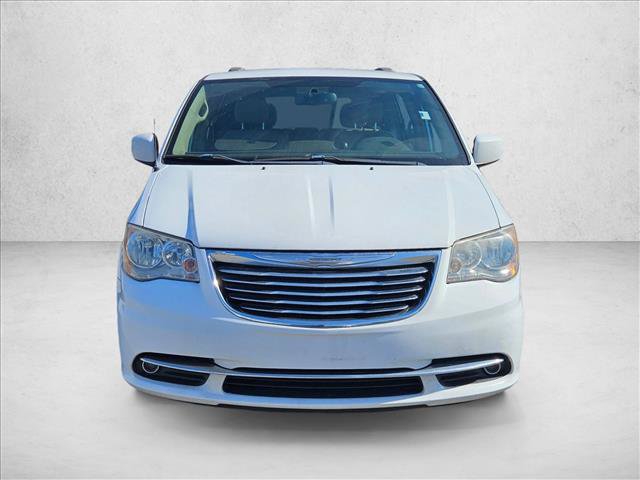 Used 2015 Chrysler Town & Country Touring FWD image 2