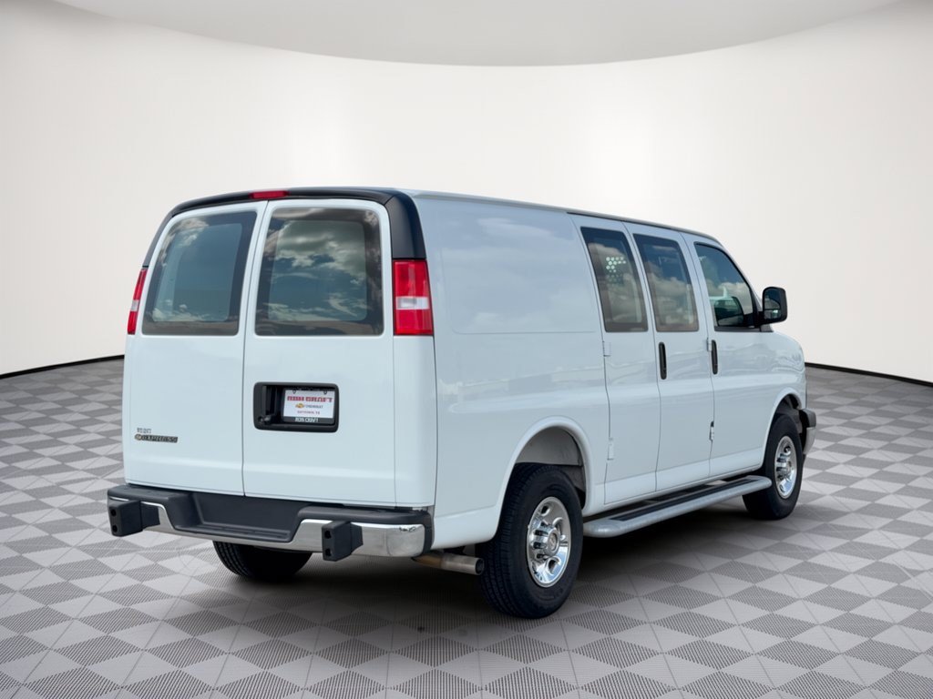 Used 2025 Chevrolet Express 2500 w/ Driver Convenience Package RWD image 9