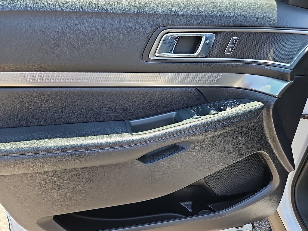 Used 2019 Ford Explorer XLT w/ Class III Trailer Tow Package AWD/4WD image 15