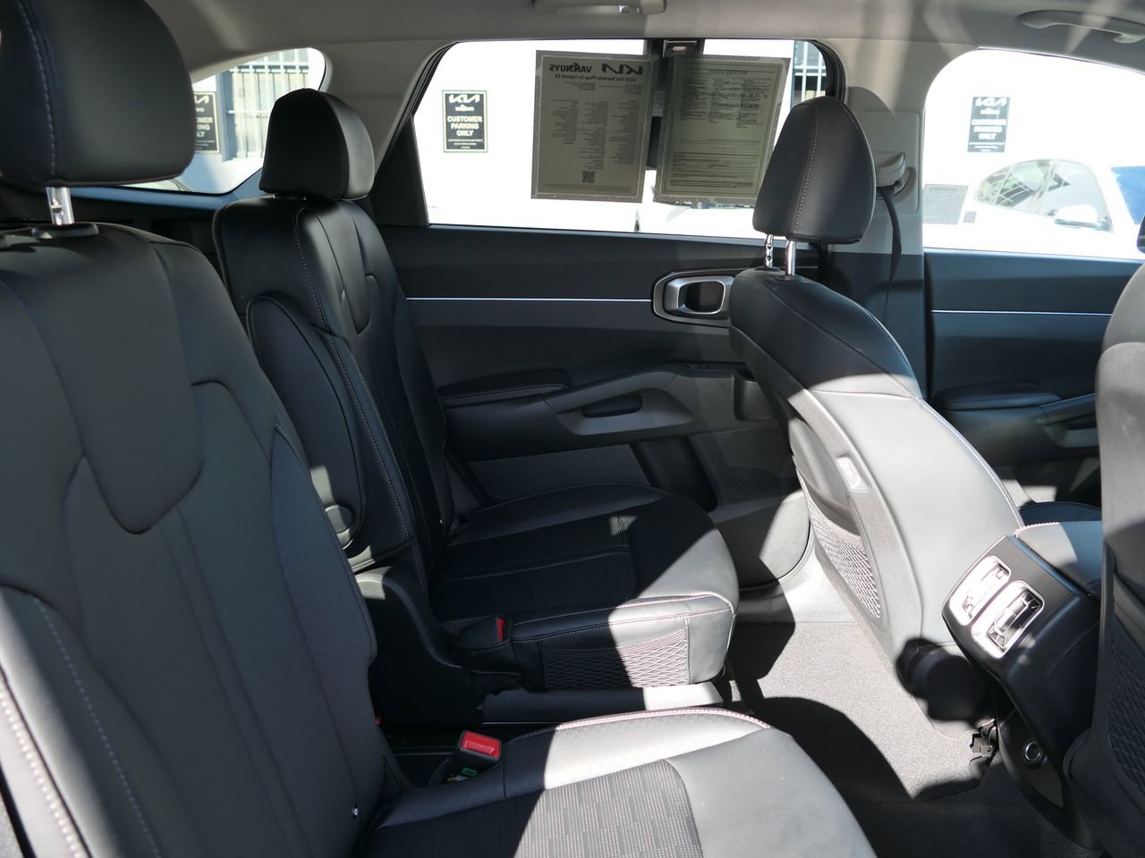 Used 2025 Kia Sorento EX w/ EX Panoramic Sunroof Package image 23