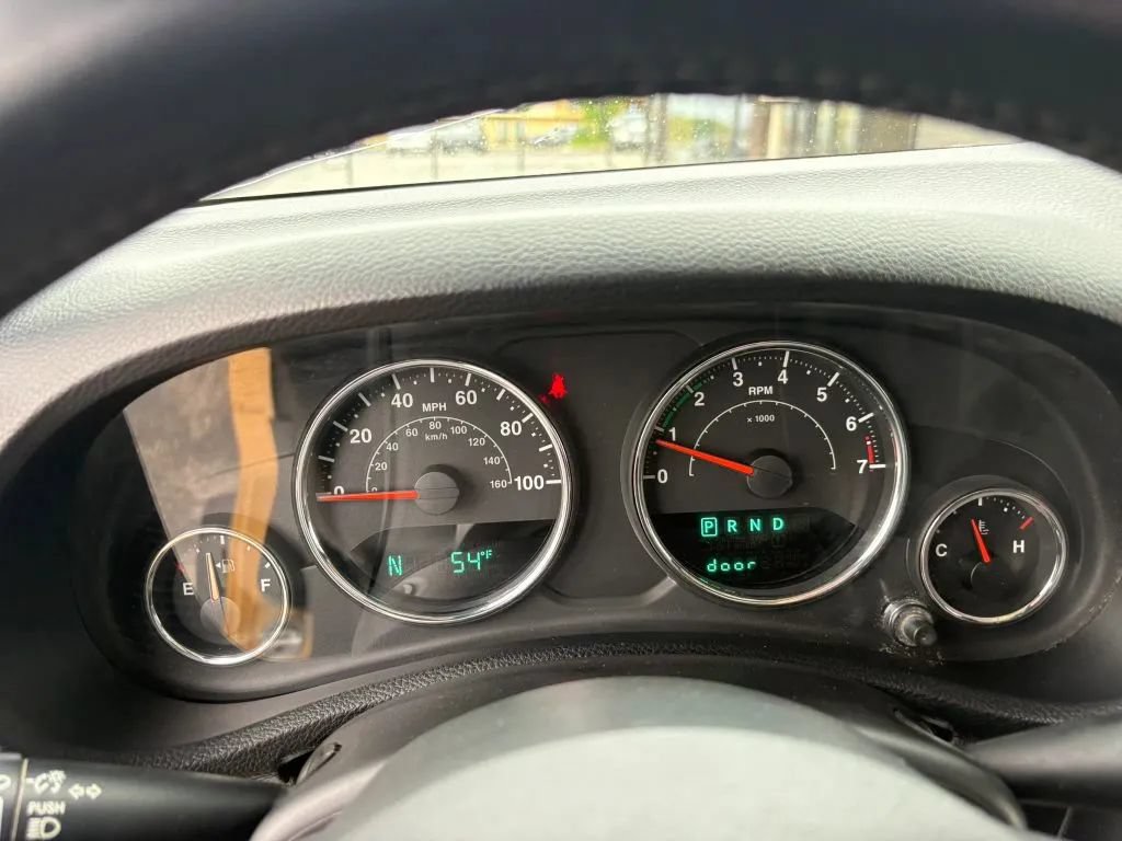 Used 2013 Jeep Wrangler Sport AWD/4WD image 13
