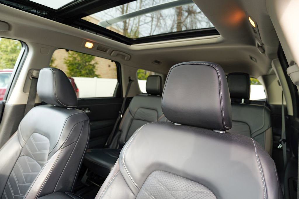 Used 2022 Nissan Pathfinder Platinum w/ Cargo Package image 23