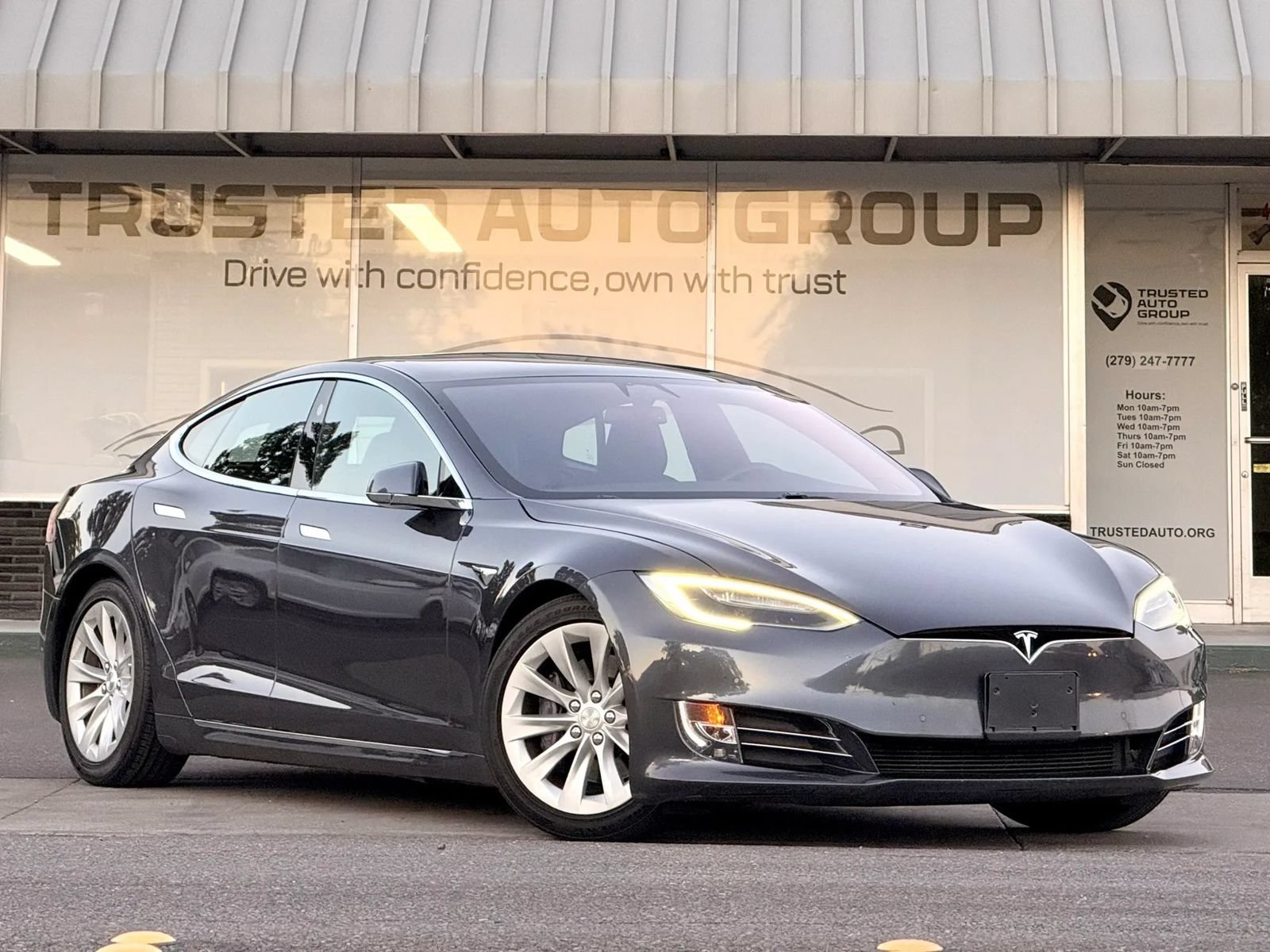 Used 2020 Tesla Model S Long Range AWD/4WD image 2