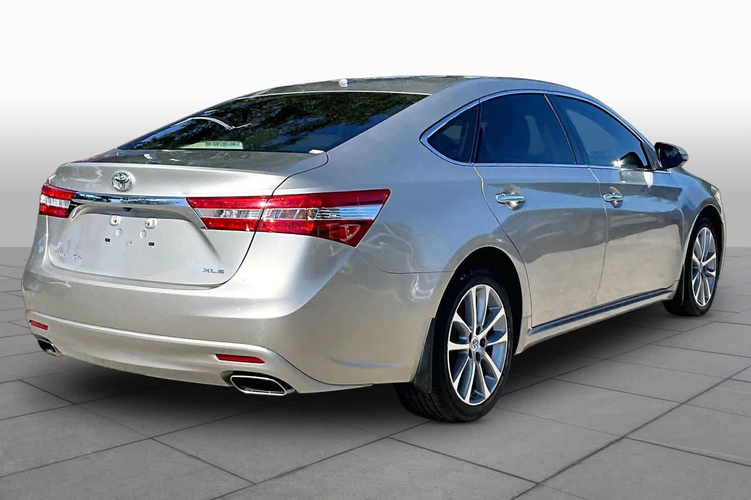 Used 2014 Toyota Avalon XLE Touring FWD image 13