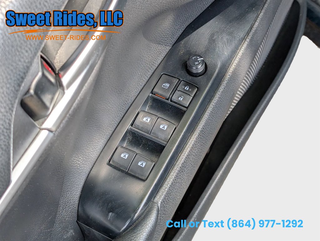 Used 2019 Toyota Camry LE image 17