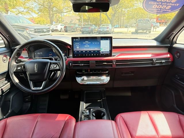 Used 2025 Lincoln Corsair Reserve w/ Equipment Group 202A image 15