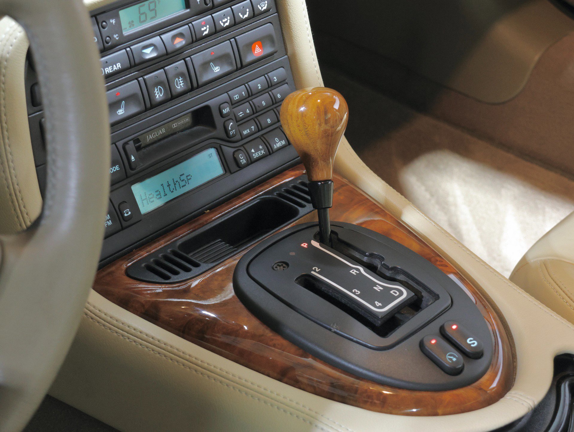 Used 2002 Jaguar XK8 Coupe image 80