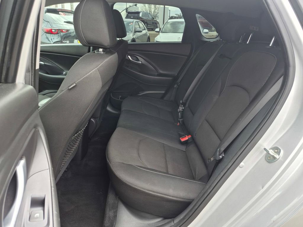 Used 2018 Hyundai Elantra GT image 19