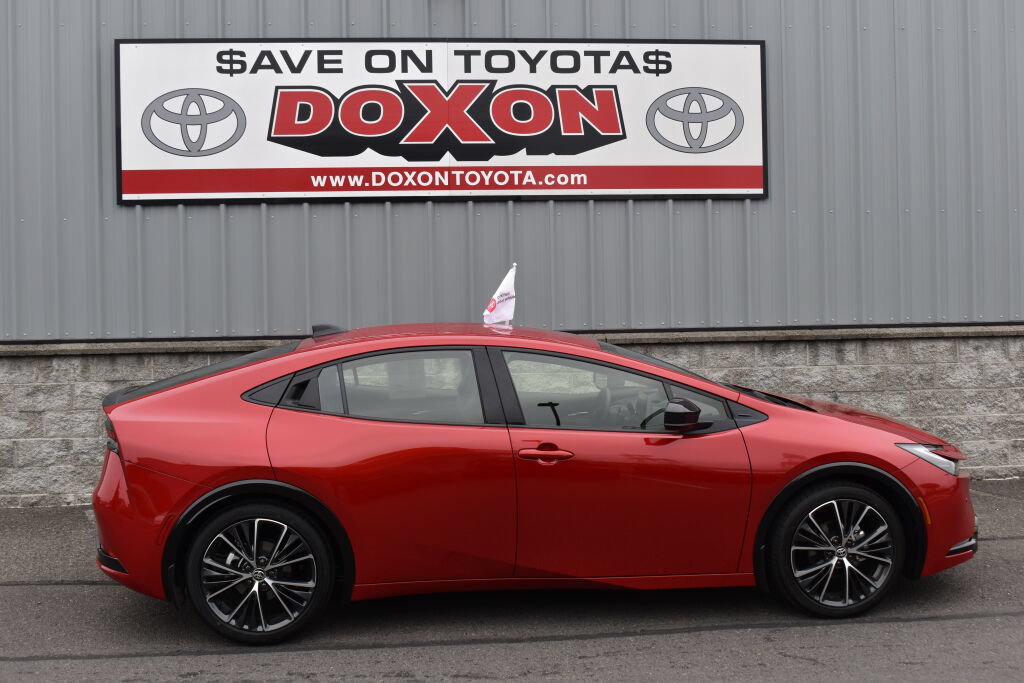 Certified 2026 Toyota Prius XLE FWD image 8