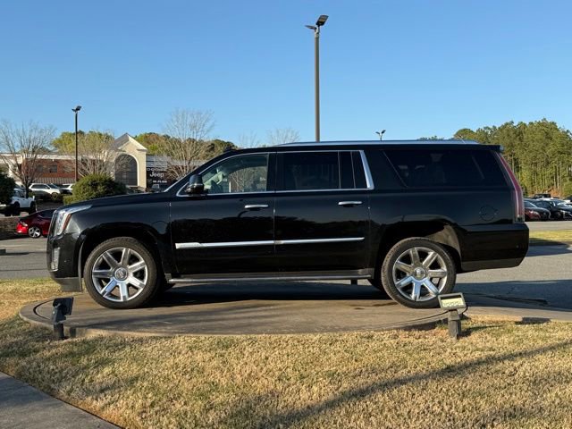 Used 2018 Cadillac Escalade ESV Premium Luxury image 4