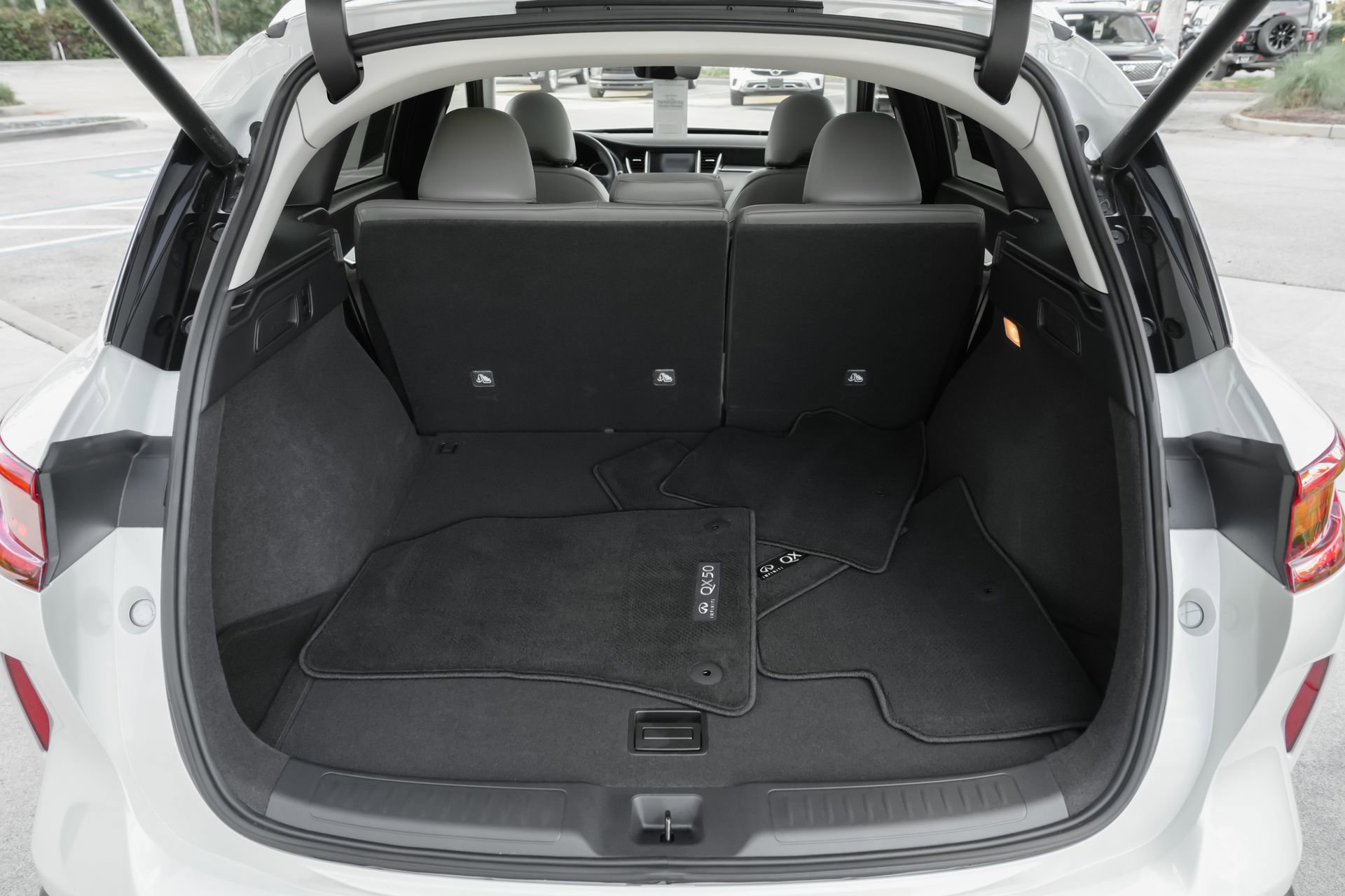 Certified 2023 INFINITI QX50 Sensory w/ Accent Package AWD/4WD image 41