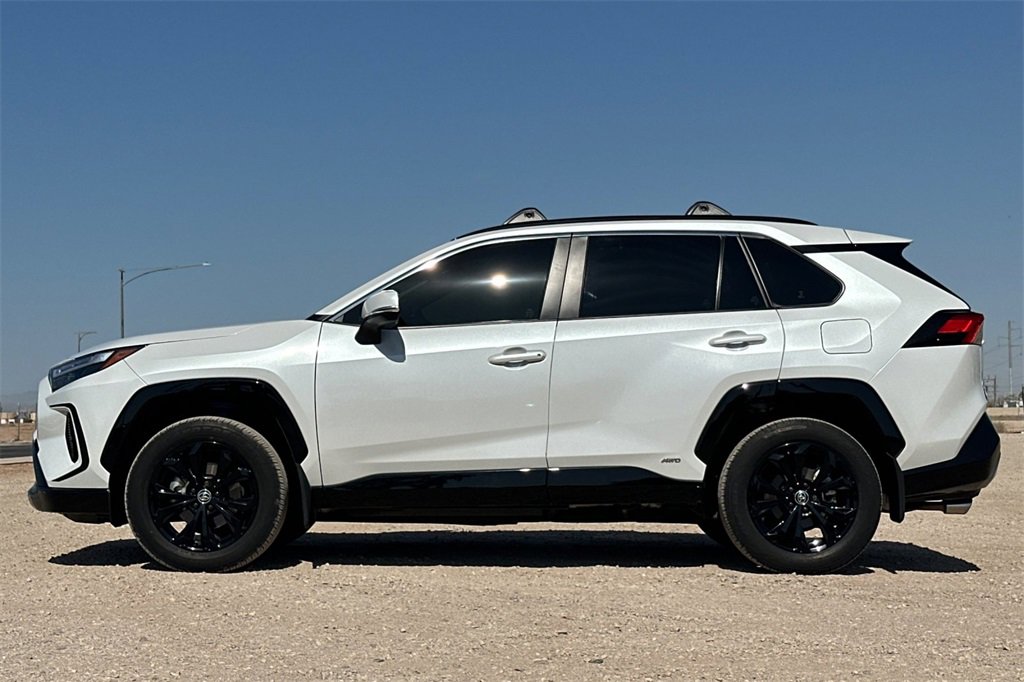 Used 2024 Toyota RAV4 SE image 8