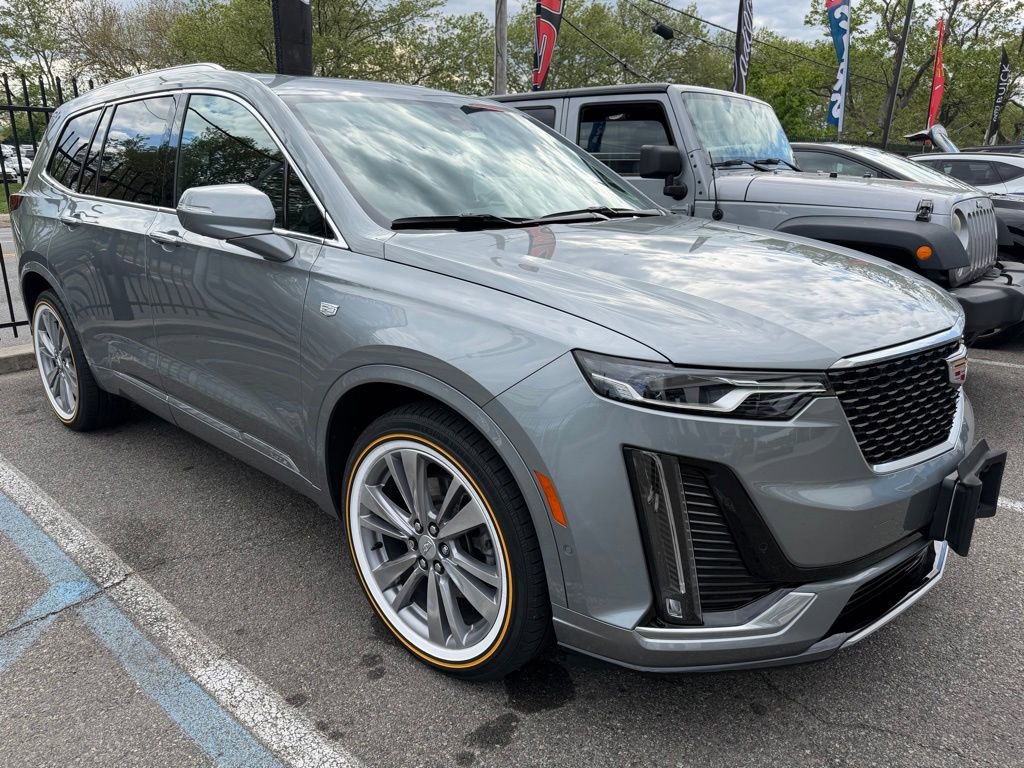 Used 2024 Cadillac XT6 Premium Luxury w/ Technology Package AWD/4WD image 1