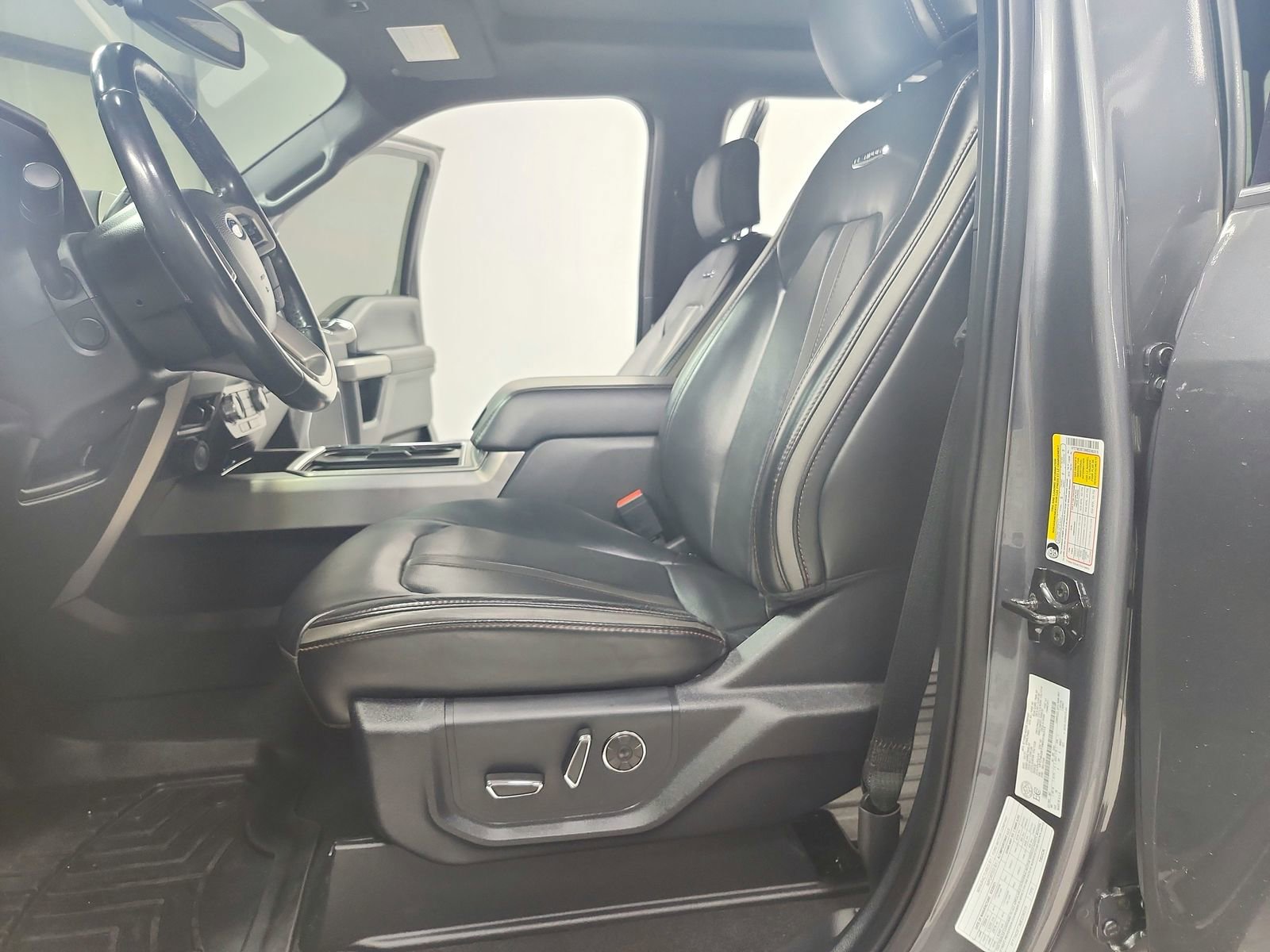 Used 2021 Ford F250 Platinum AWD/4WD image 19