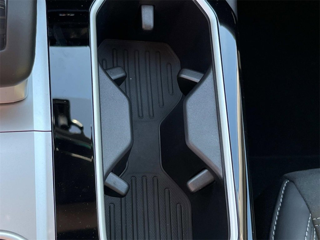 New 2025 Mitsubishi Outlander SE image 21