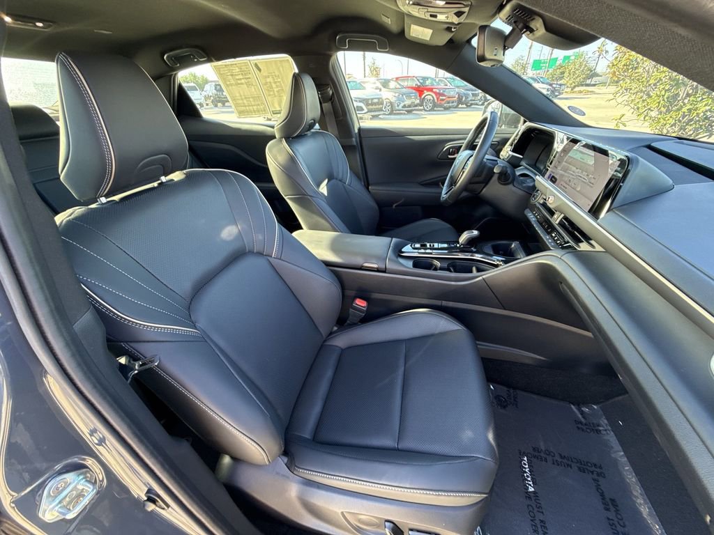 Used 2025 Toyota Crown XLE image 16