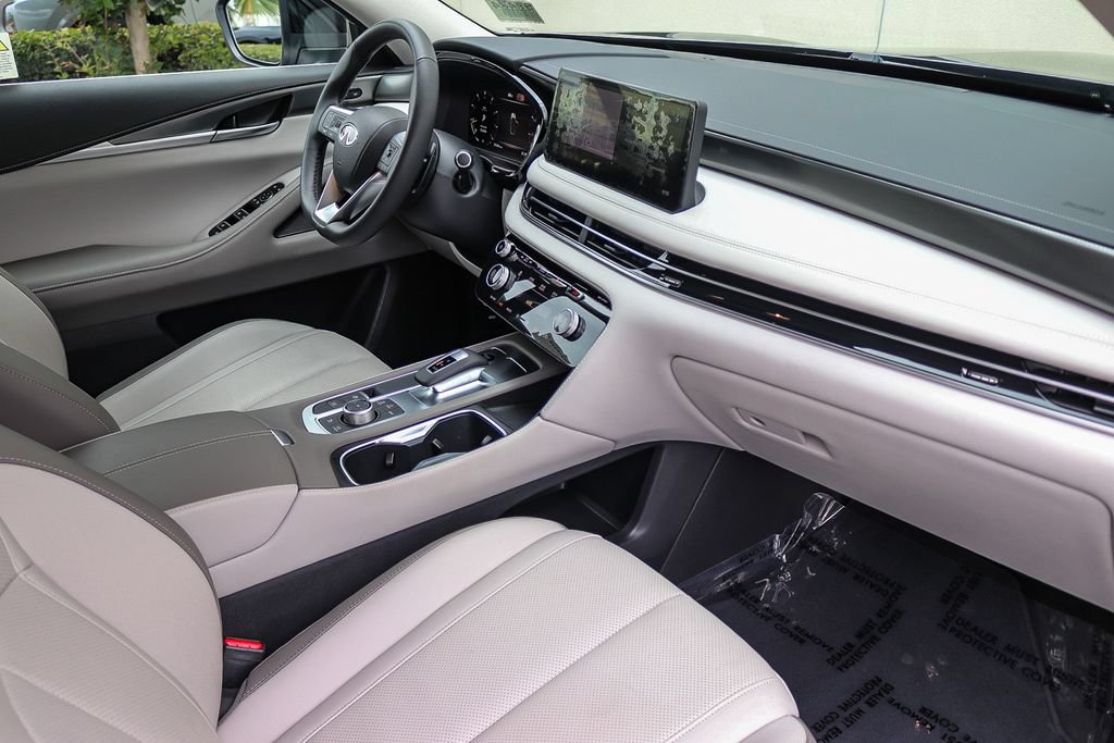 Certified 2026 INFINITI QX60 Pure w/ Cargo Package FWD image 16