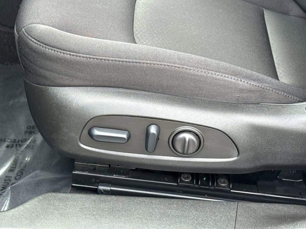 Used 2024 Chevrolet Malibu LT FWD image 12