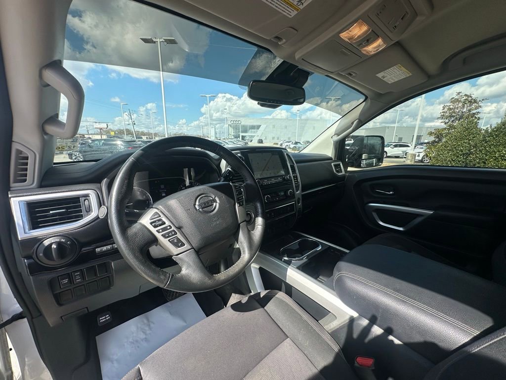Used 2021 Nissan Titan SV w/ SV Convenience Package image 10
