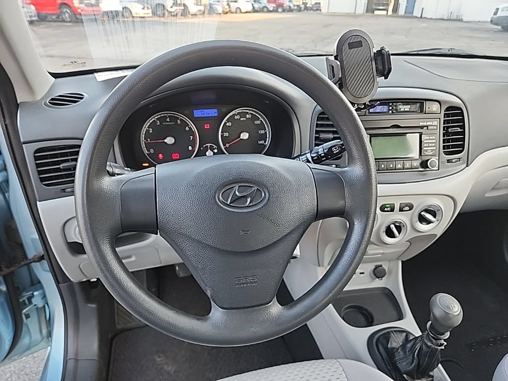 Used 2010 Hyundai Accent GS w/ Premium Pkg 3 FWD image 13