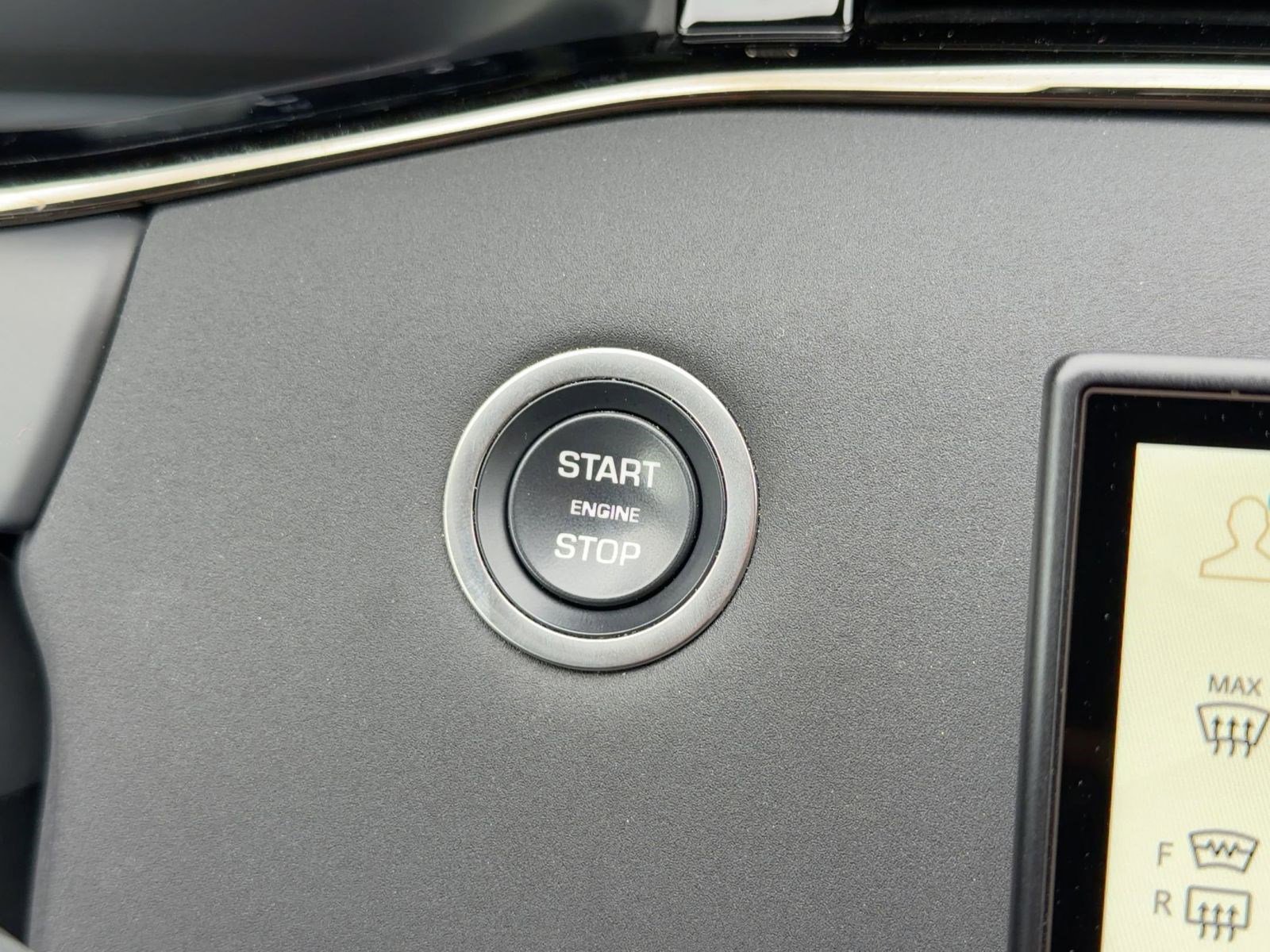 Used 2024 Land Rover Range Rover Evoque Dynamic SE image 22