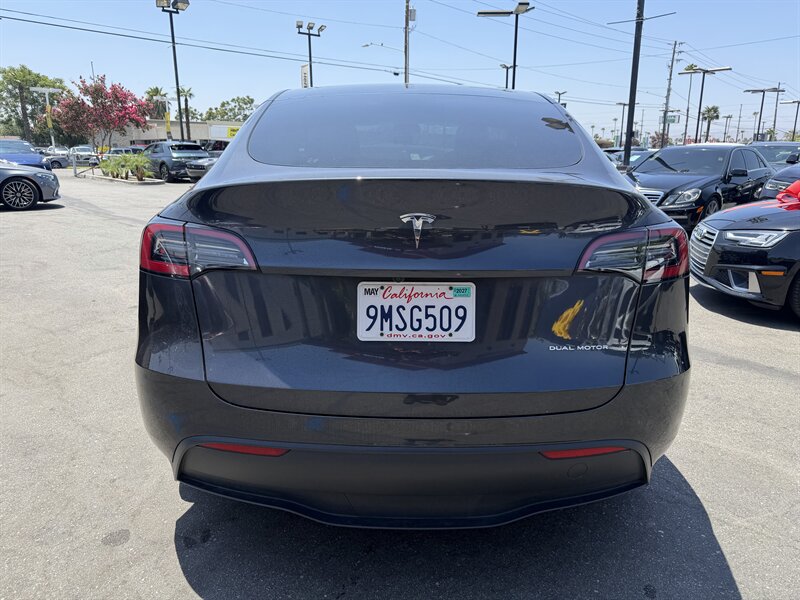 Used 2024 Tesla Model Y Long Range AWD/4WD image 5
