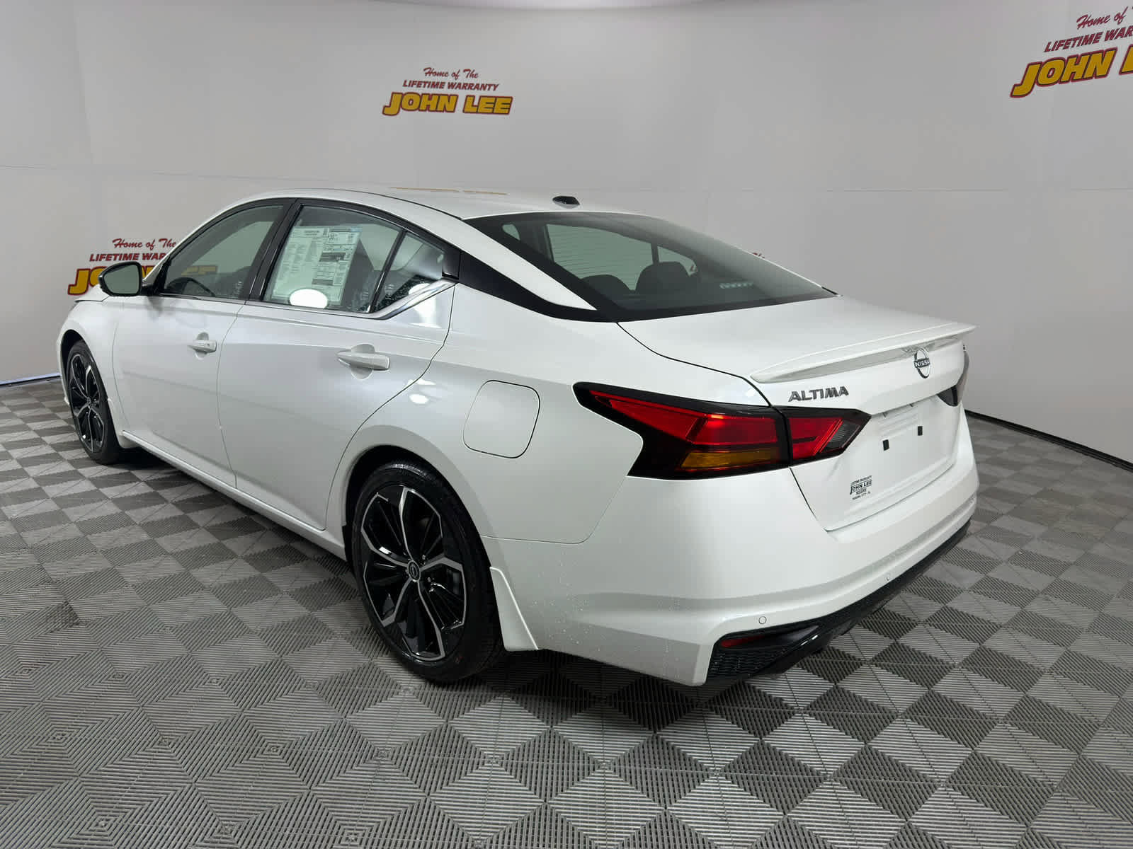 New 2026 Nissan Altima 2.5 SR w/ SR Premium Package image 3