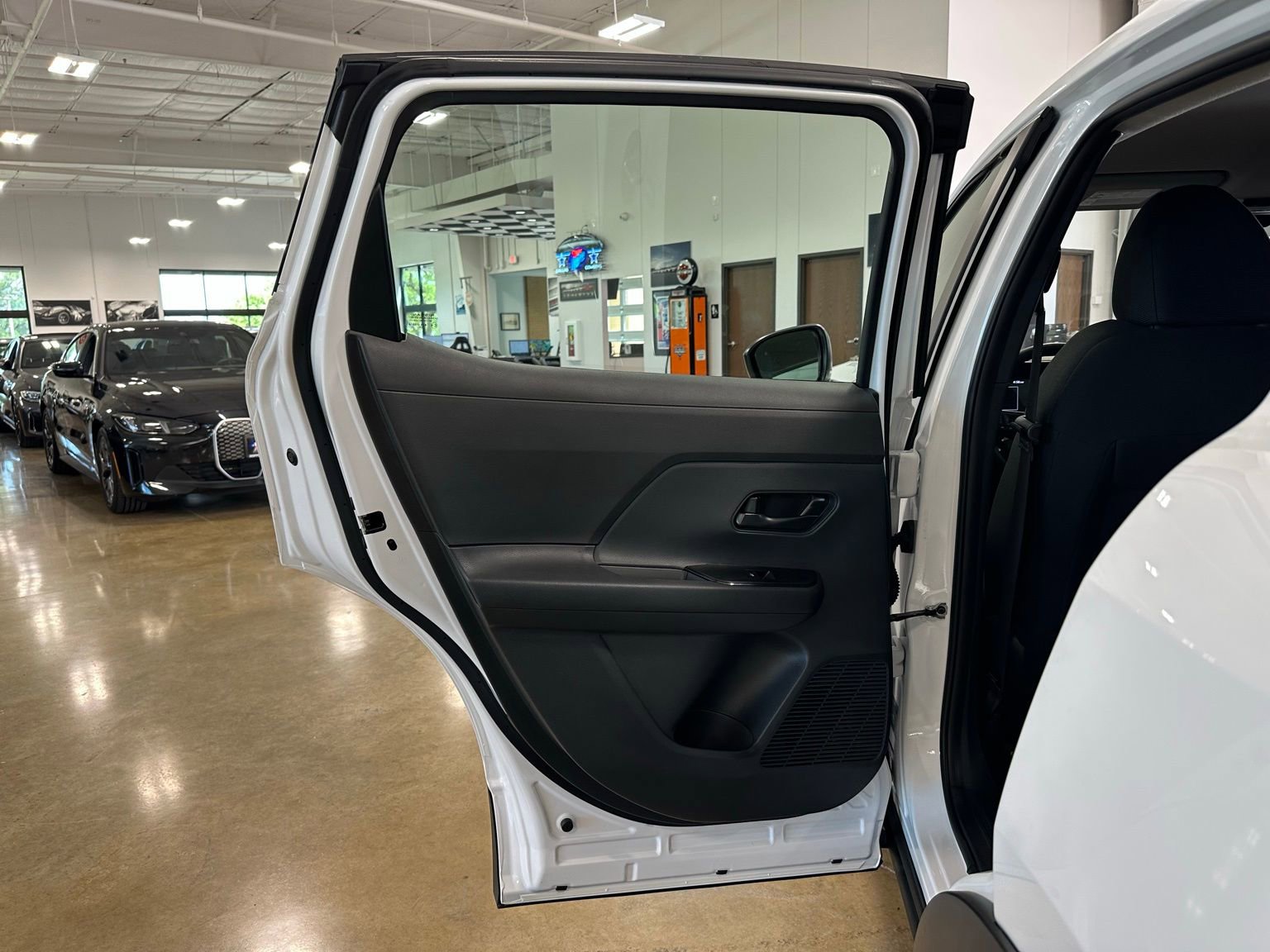 Used 2025 Nissan Kicks S image 32