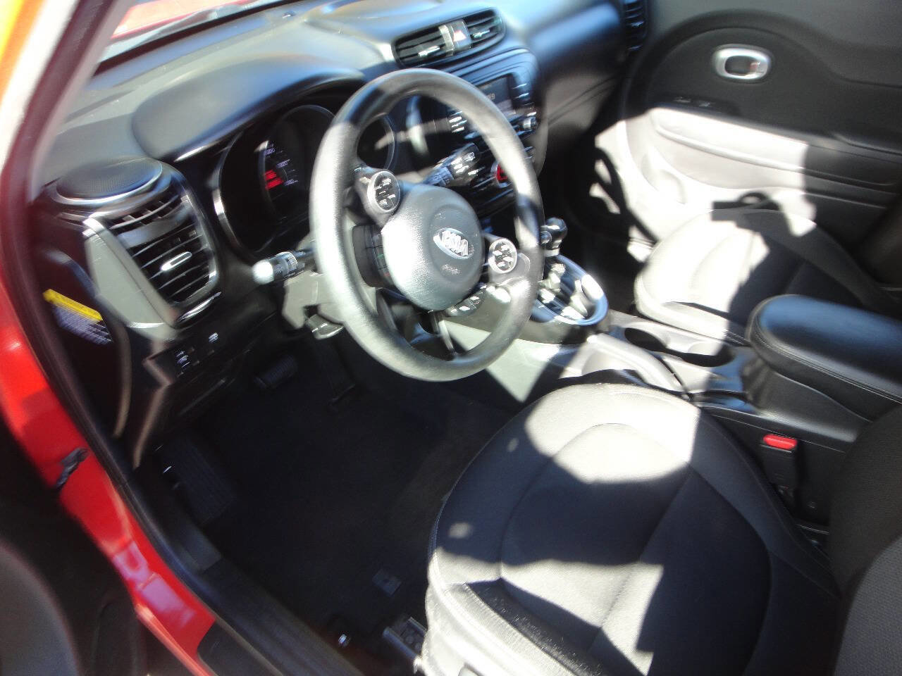 Used 2017 Kia Soul + FWD image 7