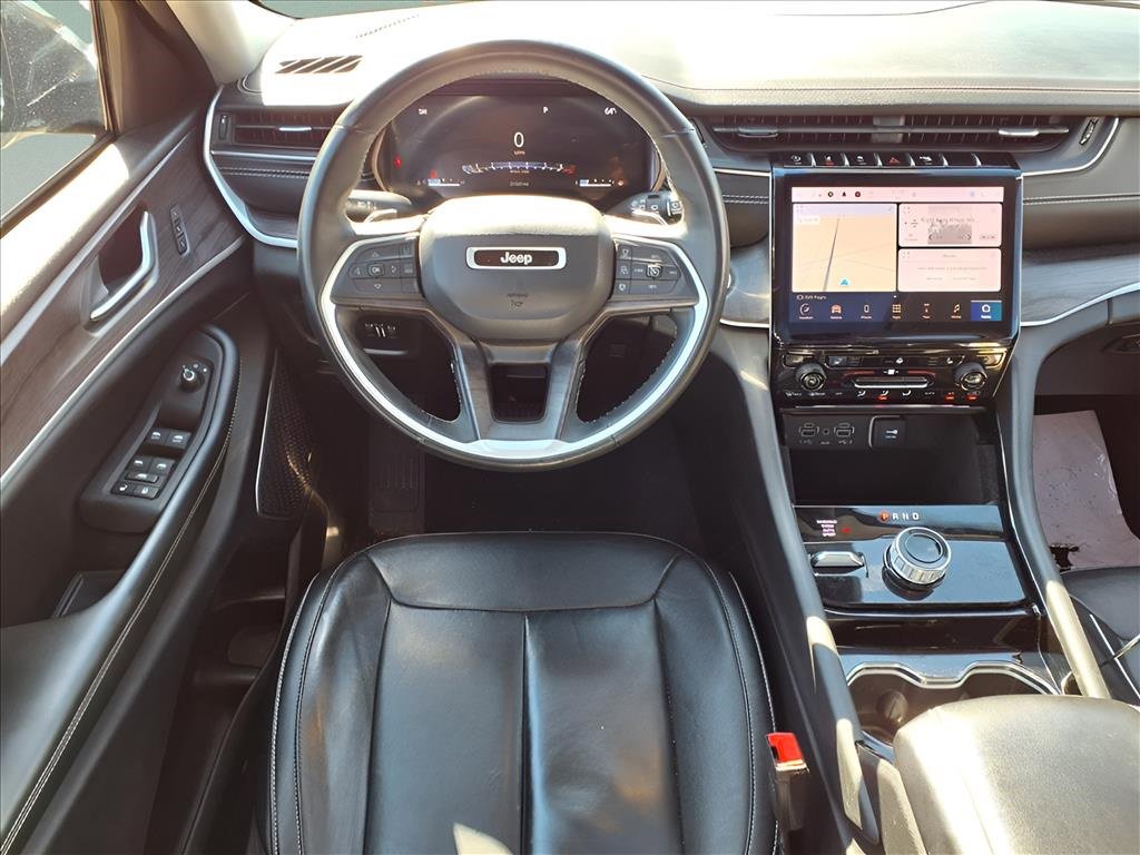 Used 2022 Jeep Grand Cherokee Limited image 9