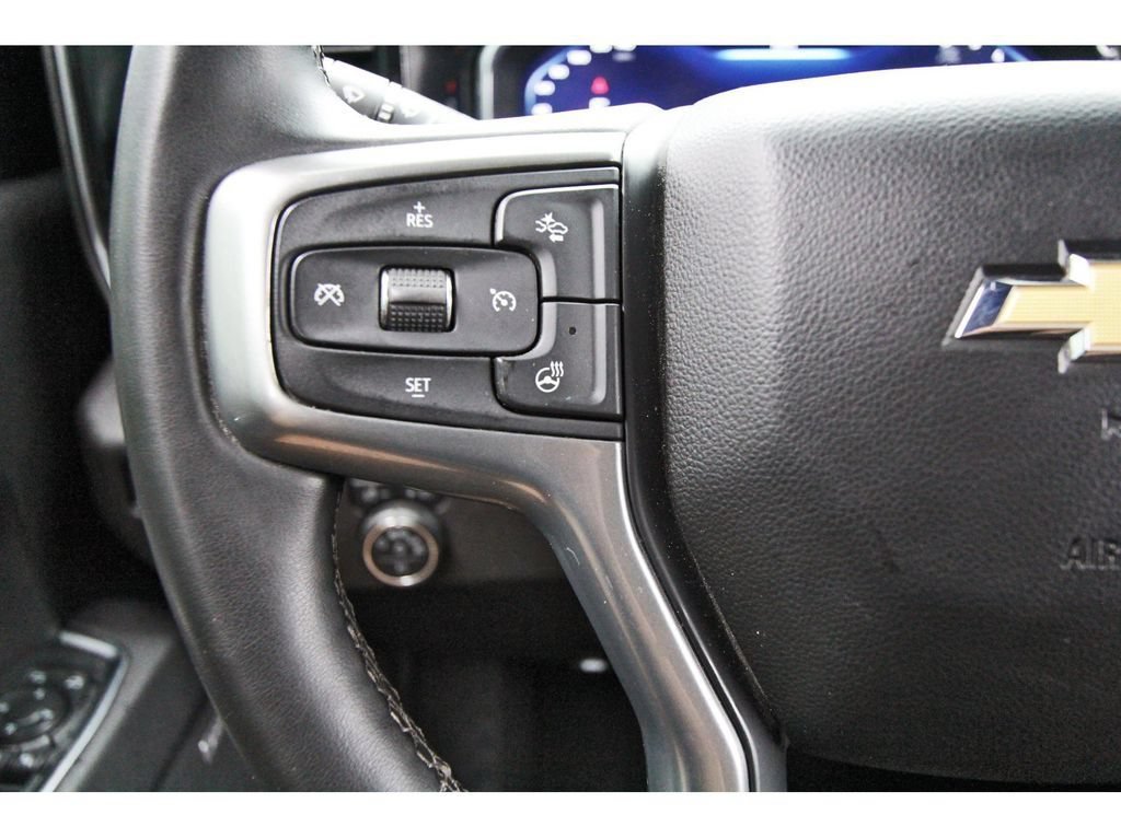 Used 2025 Chevrolet Silverado 2500 LTZ w/ LTZ Convenience Package AWD/4WD image 15