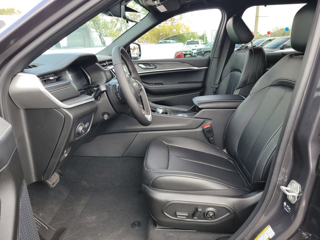 New 2025 Jeep Grand Cherokee L Limited w/ Luxury Tech Group II AWD/4WD image 15