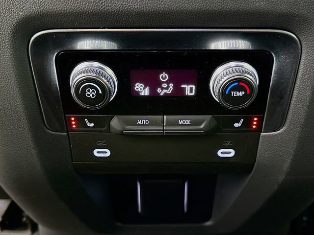 Used 2022 GMC Yukon Denali AWD/4WD image 27